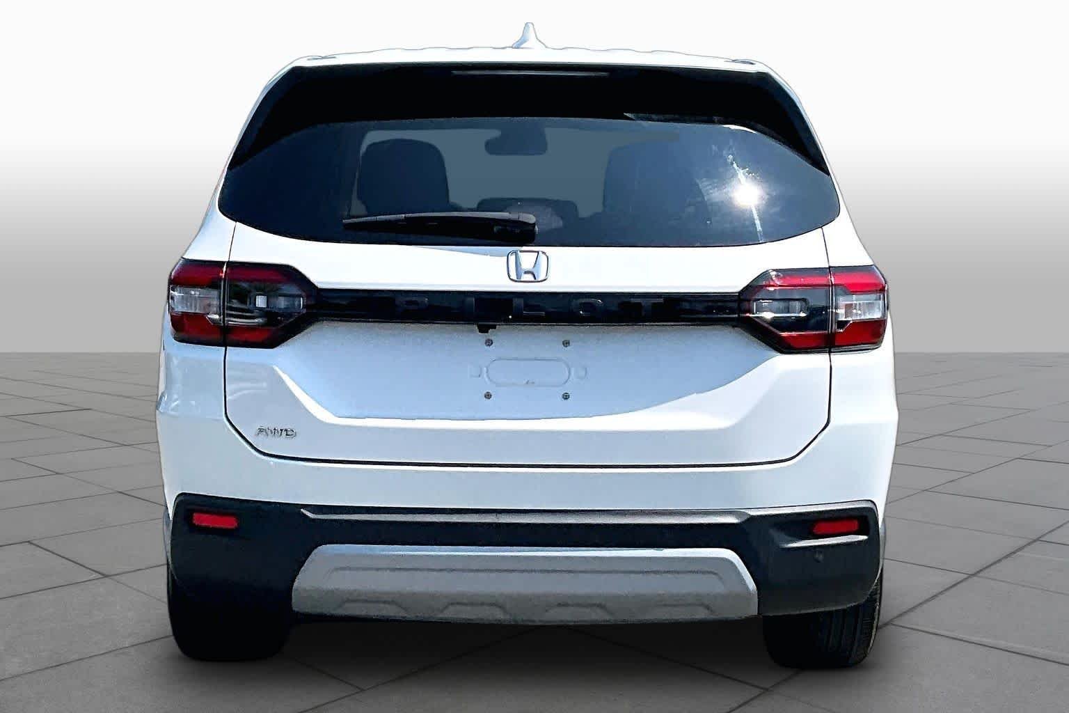 Used 2024 Platinum White Pearl Honda EX-L 8 Passenger image 5