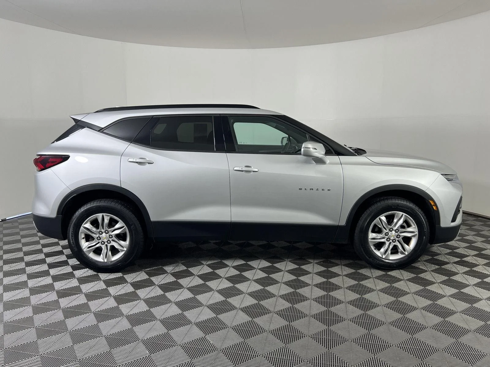Used 2020 Silver Ice Metallic Chevrolet LT image 26