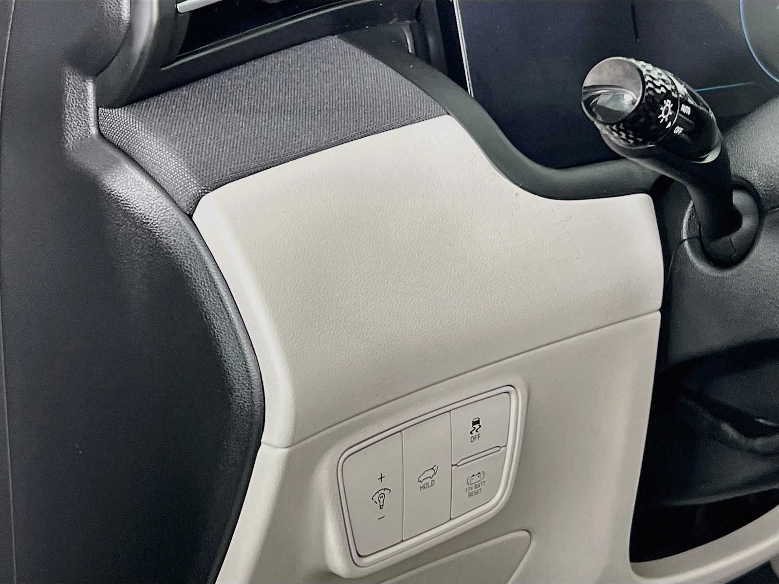 Used 2024 Amazon Gray Hyundai SEL Convenience image 10