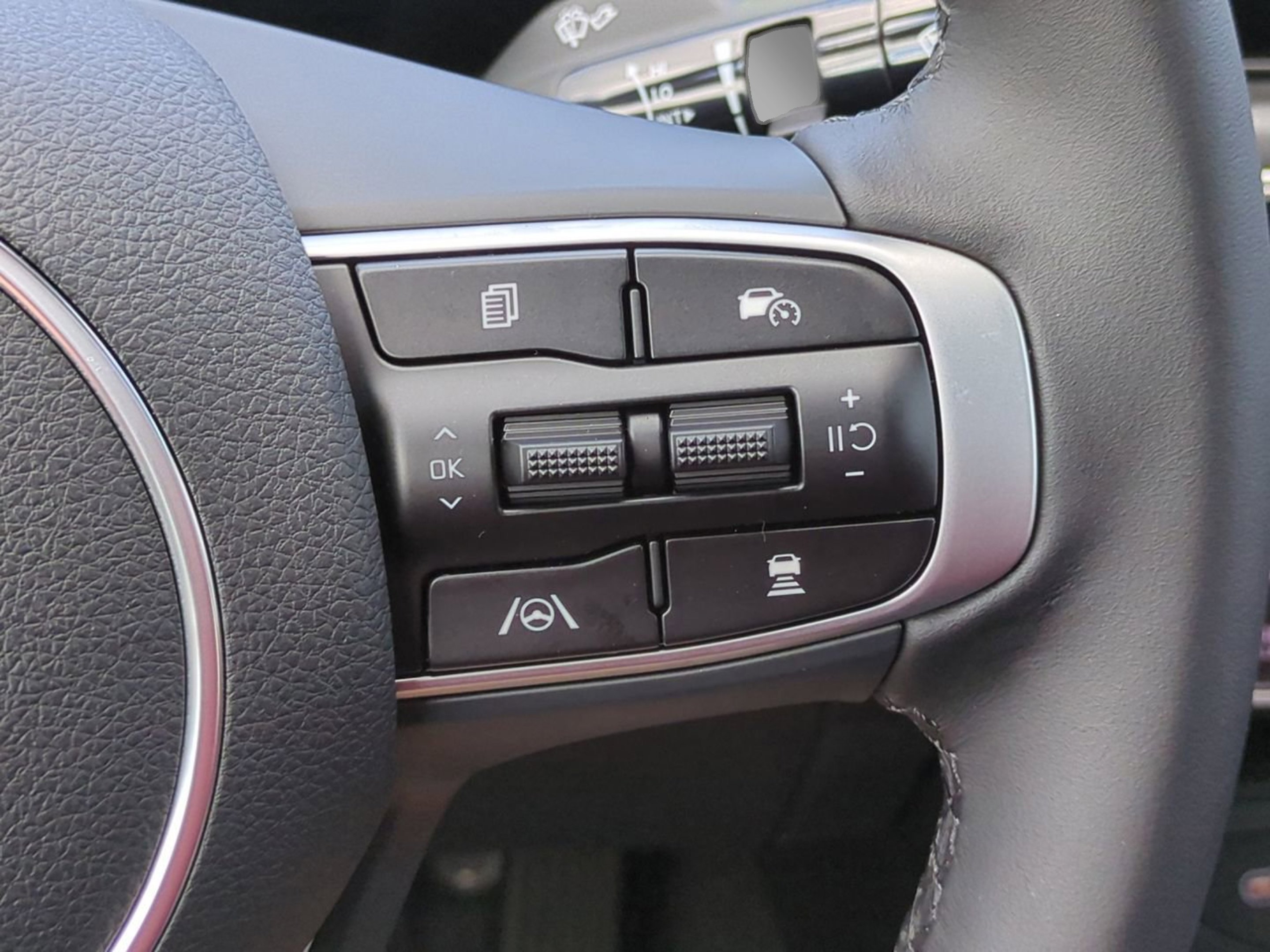 New 2026 Snow White Pearl Kia GT-Line image 31