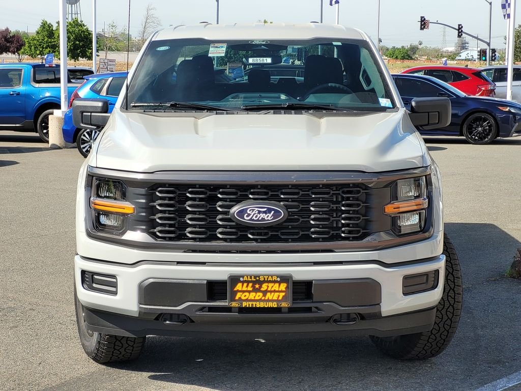 New 2026 Oxford White Ford XLT image 2