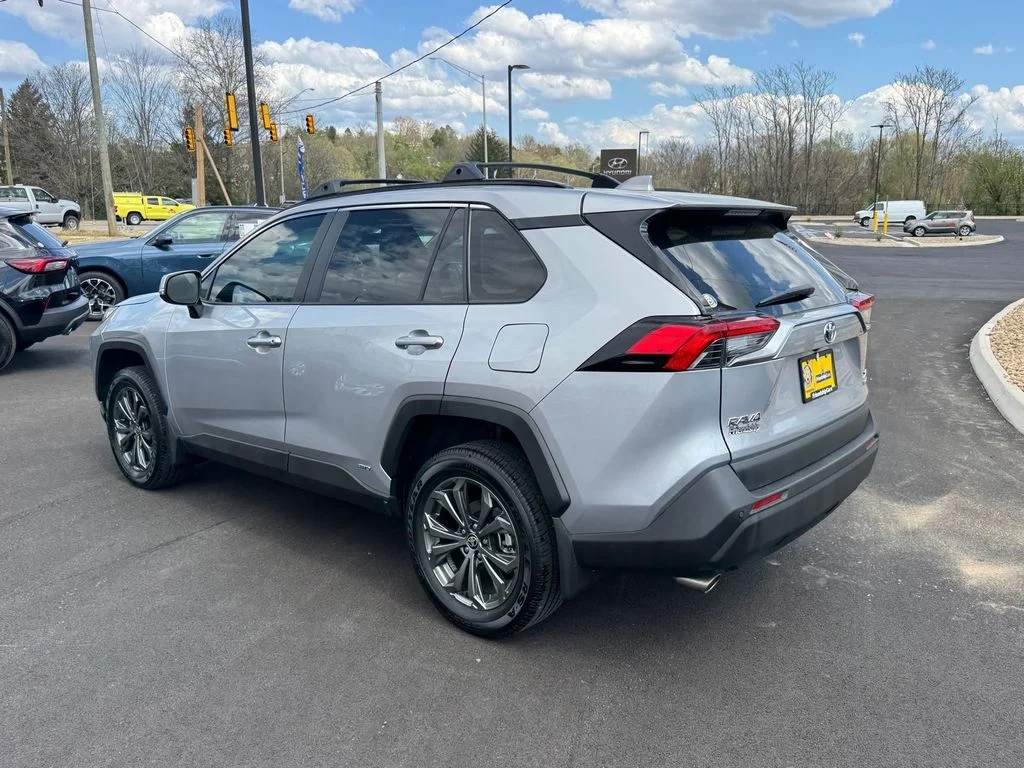 Used 2024 Silver Toyota XLE Premium image 4