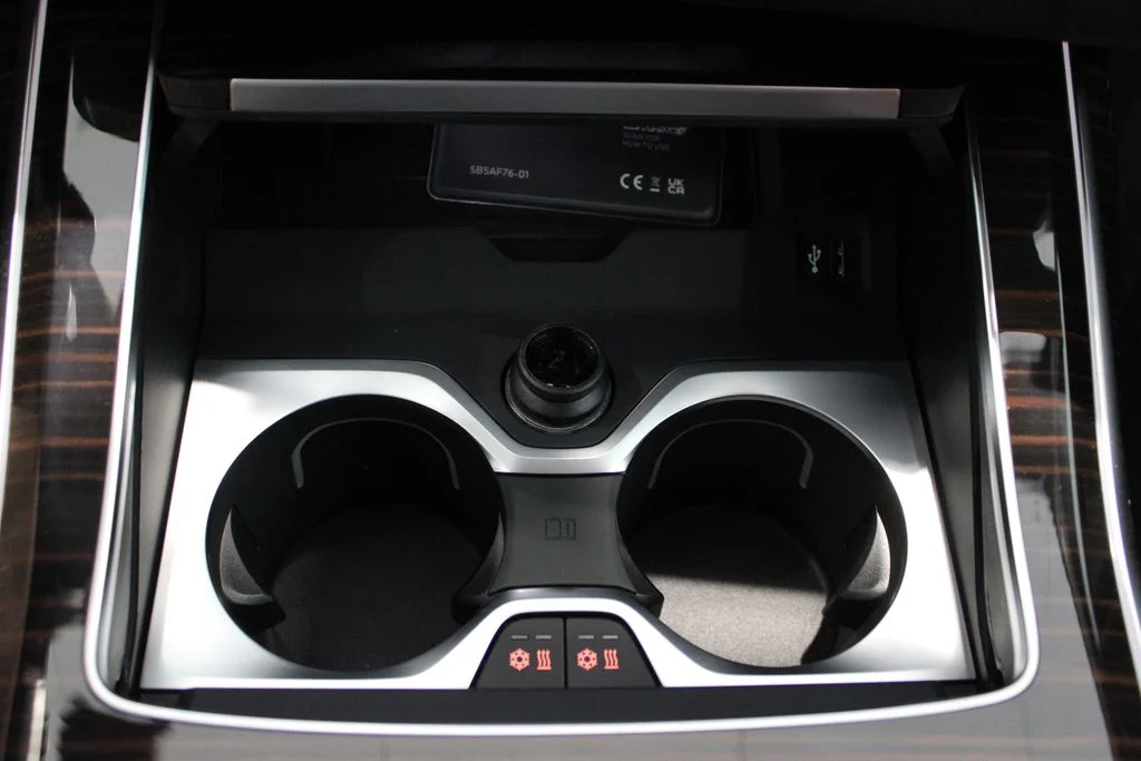 New 2027 White BMW M60i image 17