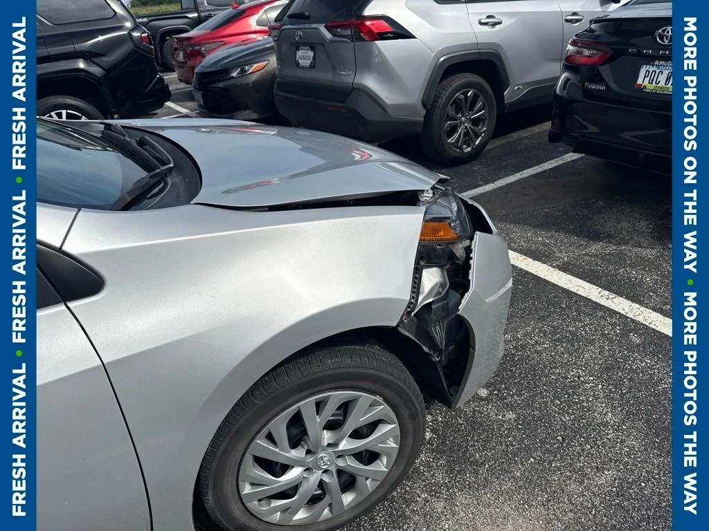Used 2017 Silver Toyota LE image 5