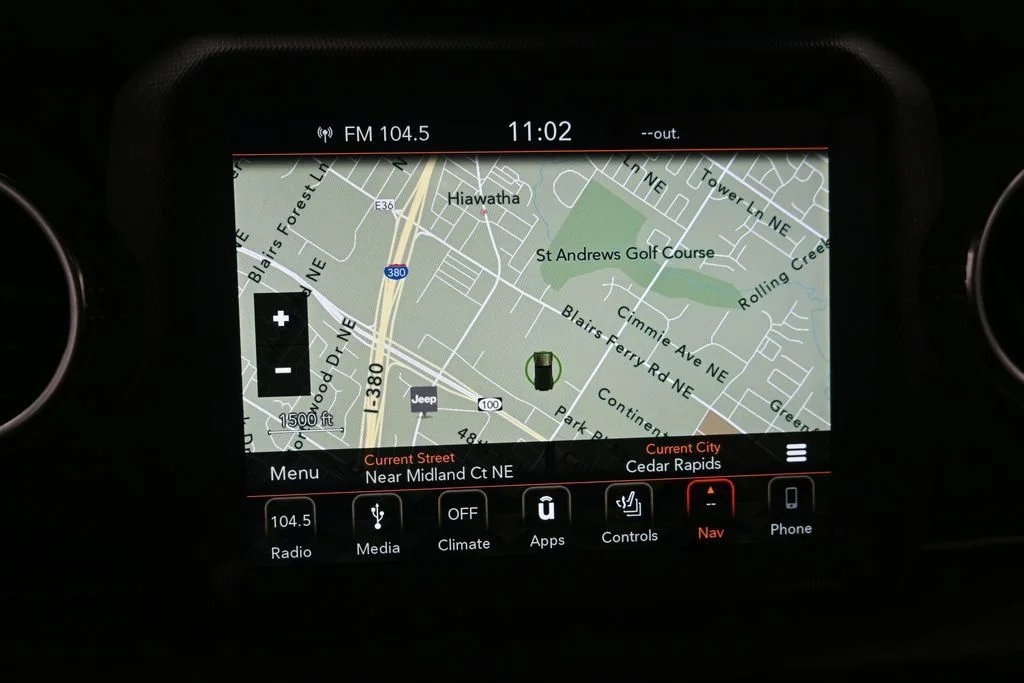 Used 2019 White Jeep Unlimited Sahara image 18