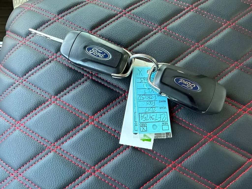 Used 2017  Ford Lariat image 14