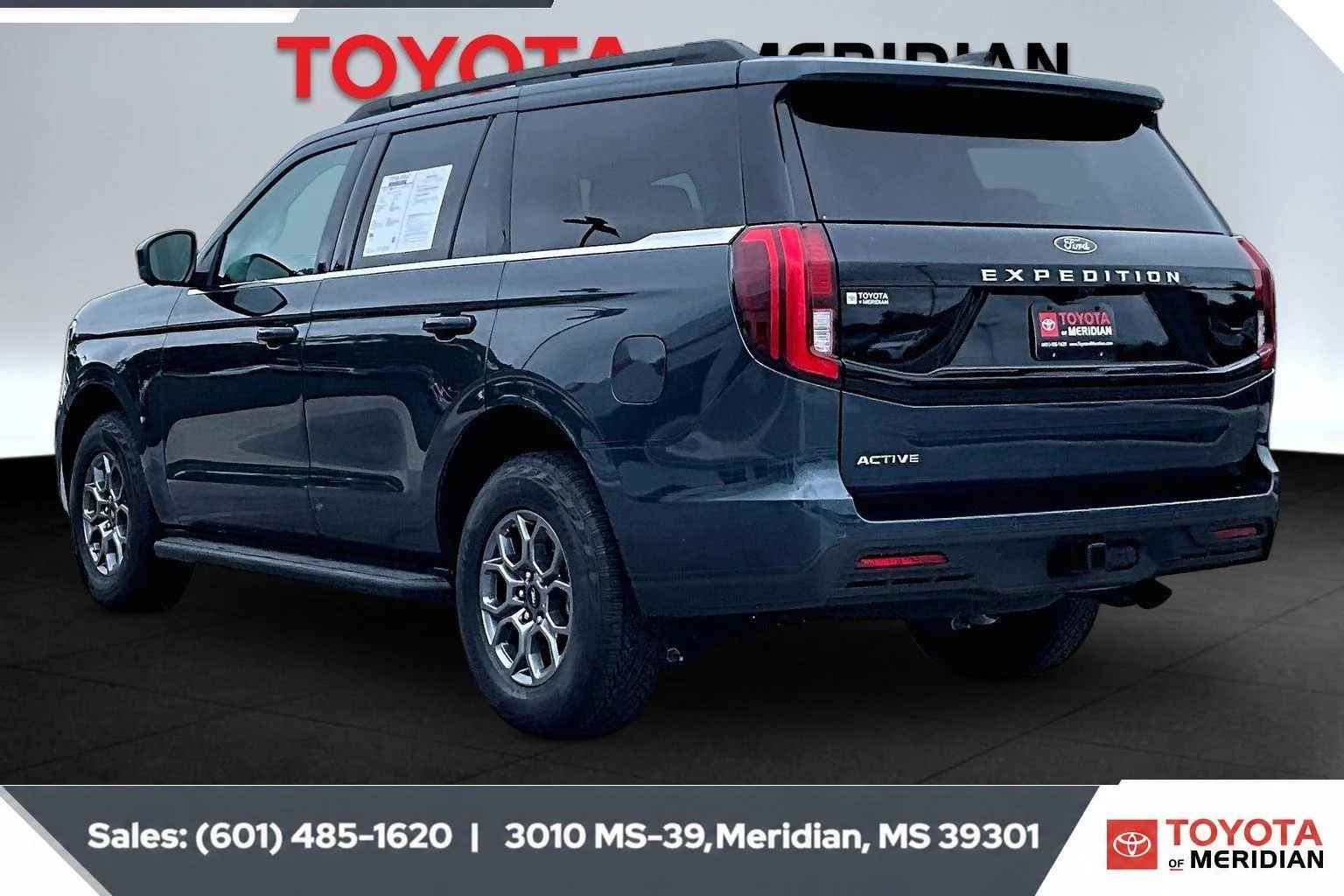 Used 2025 Stone Blue Ford Active image 2