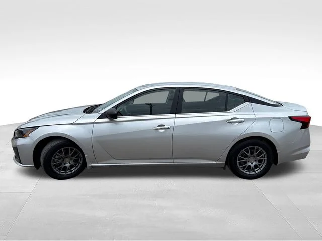 Used 2024 Silver Nissan 2.5 S image 4