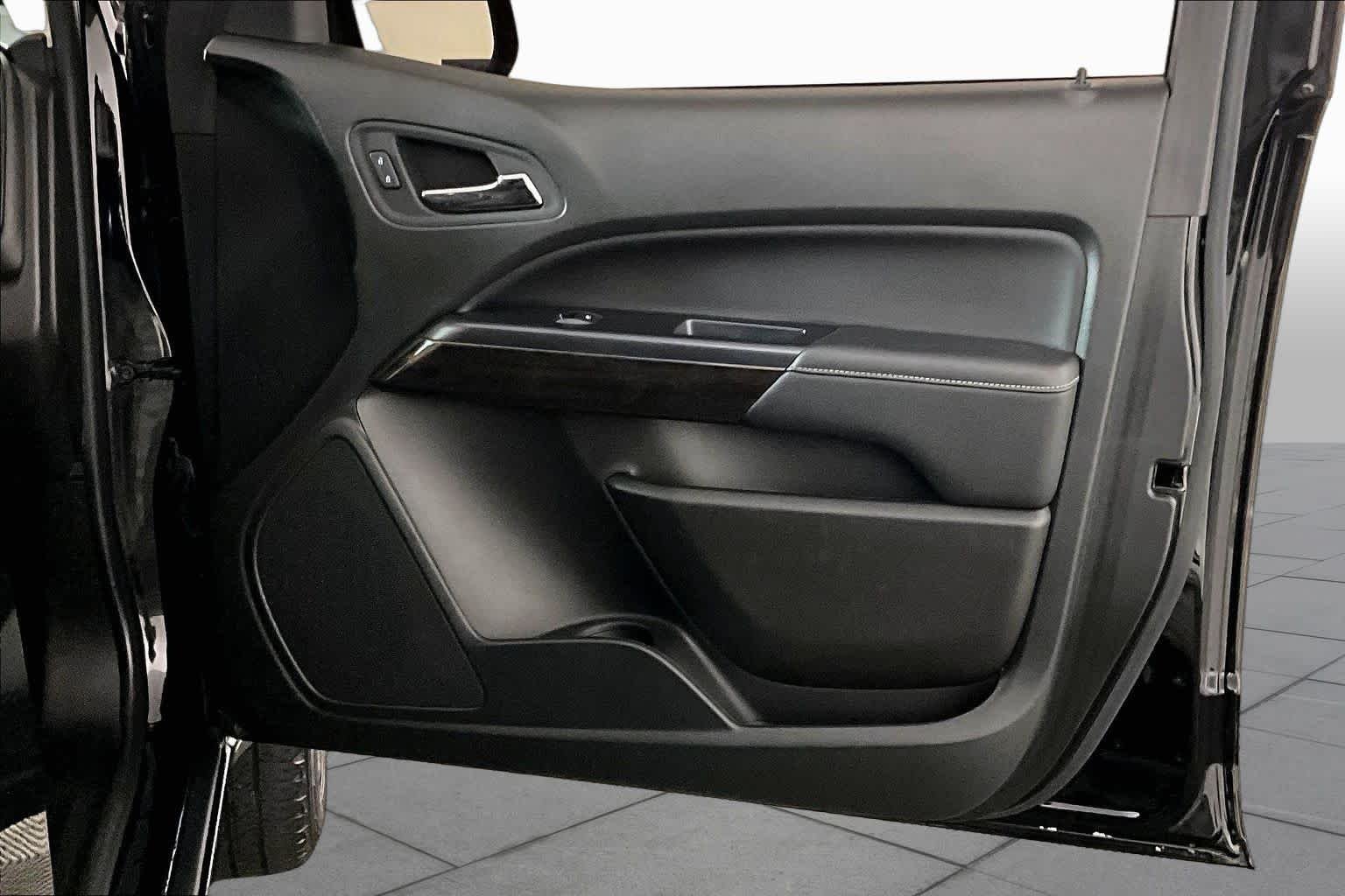 Used 2021 Onyx Black GMC 2WD Elevation image 21