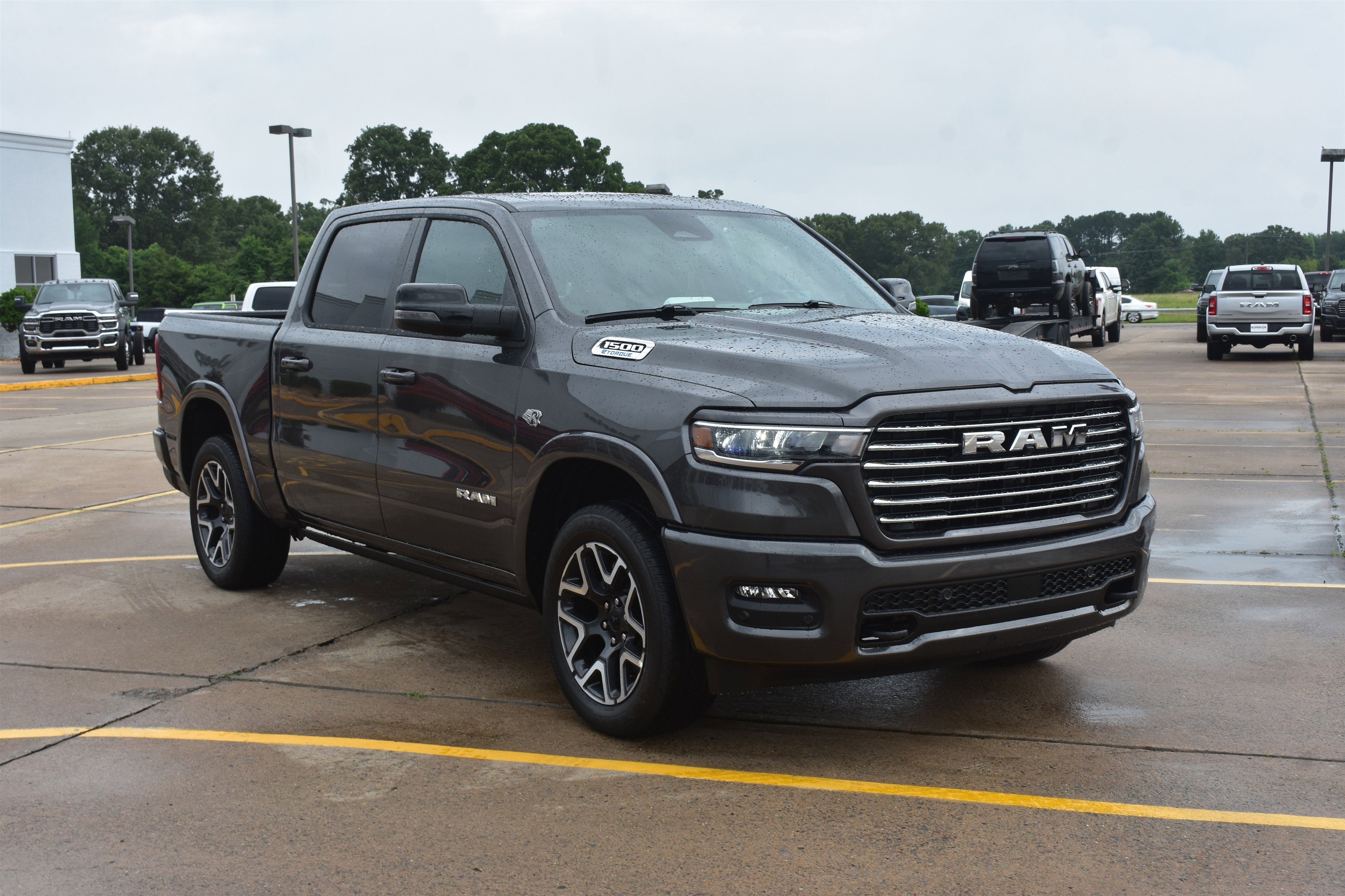 New 2026 Granite Crystal Metallic Clear-Coat Exterior Paint RAM Laramie image 3