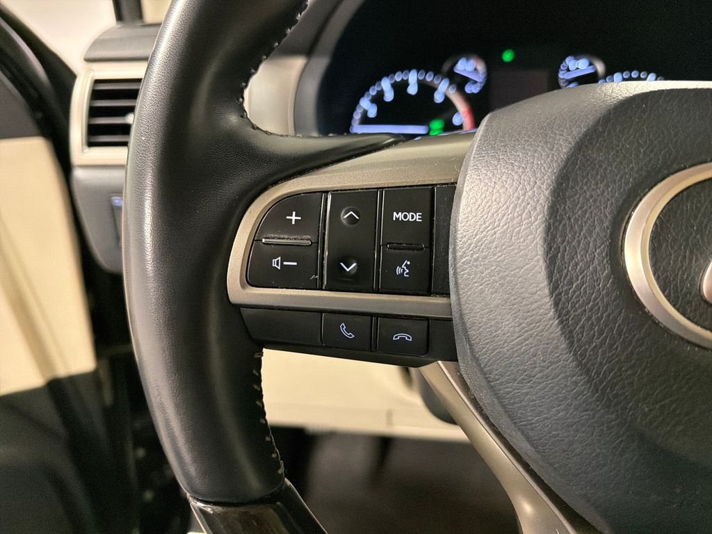 Used 2021 Black Lexus 460 image 33