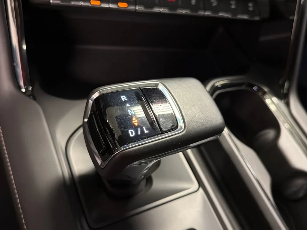Used 2023 ONYX BLACK GMC AT4X image 44