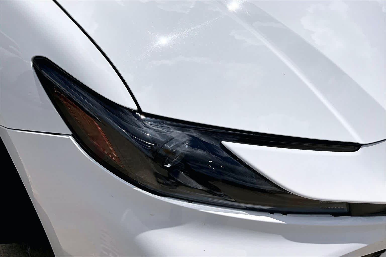 Used 2025 Ice Cap Toyota SE image 27