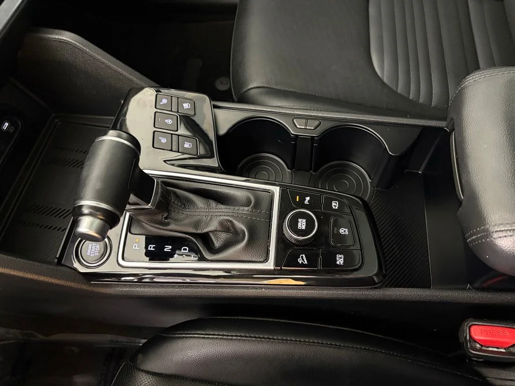 Used 2023 White Kia SX-Prestige image 34
