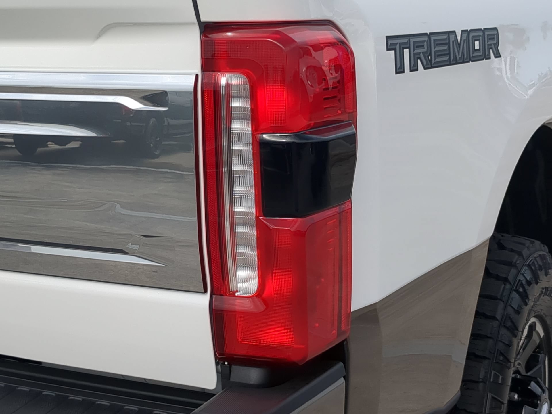 New 2026 Star White Metallic Tri-Coat Ford F-250® King Ranch® image 42