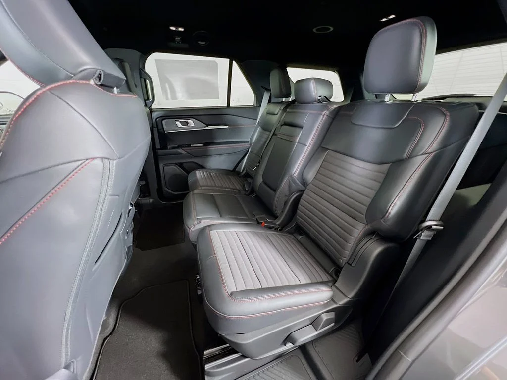 New 2026 Carbonized Gray Metallic Ford ST-Line image 28