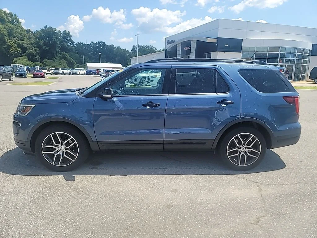 Used 2019 Blue Ford Sport image 4