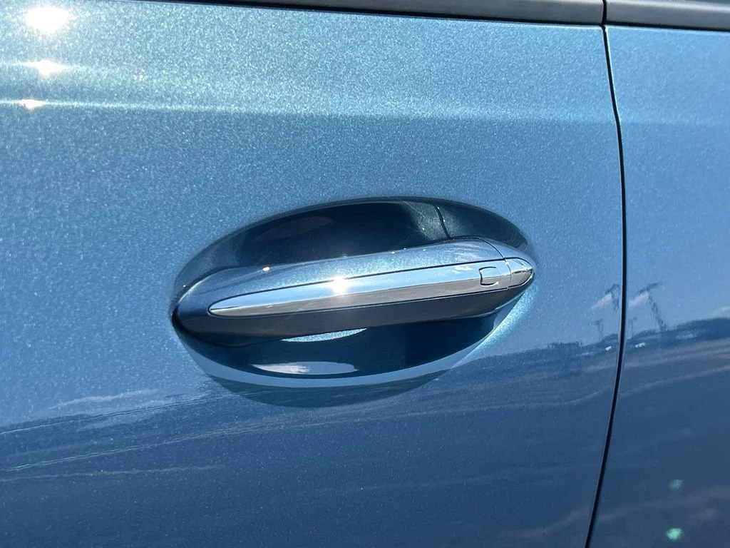 New 2026 Ocean Blue Metallic Buick Avenir image 15