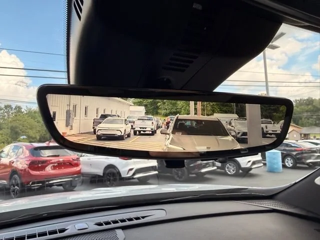 New 2026 Iridescent White Tricoat Buick Avenir image 29