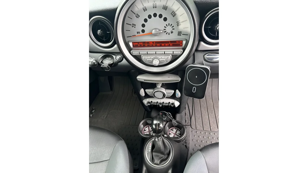 Used 2009 White MINI S image 12