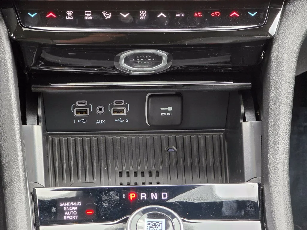 New 2027 Gray Jeep Laredo Altitude image 32