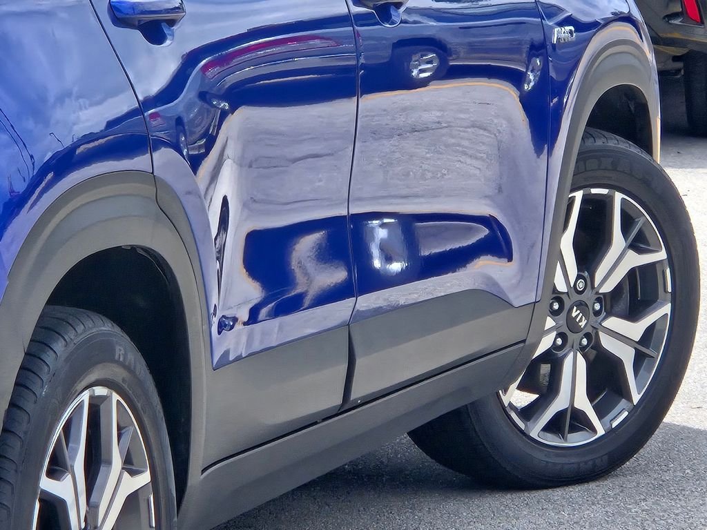 Used 2021 Blue Kia EX image 18