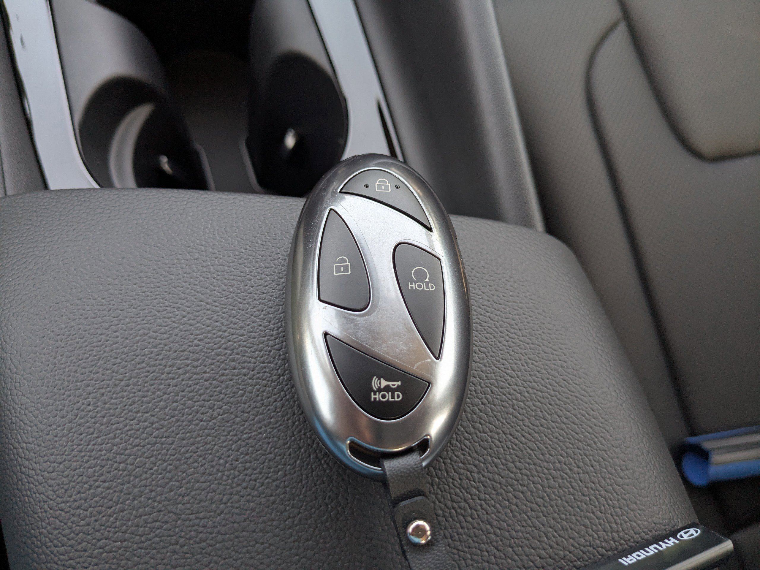 2025 Hyundai Elantra Limited - Photo 28