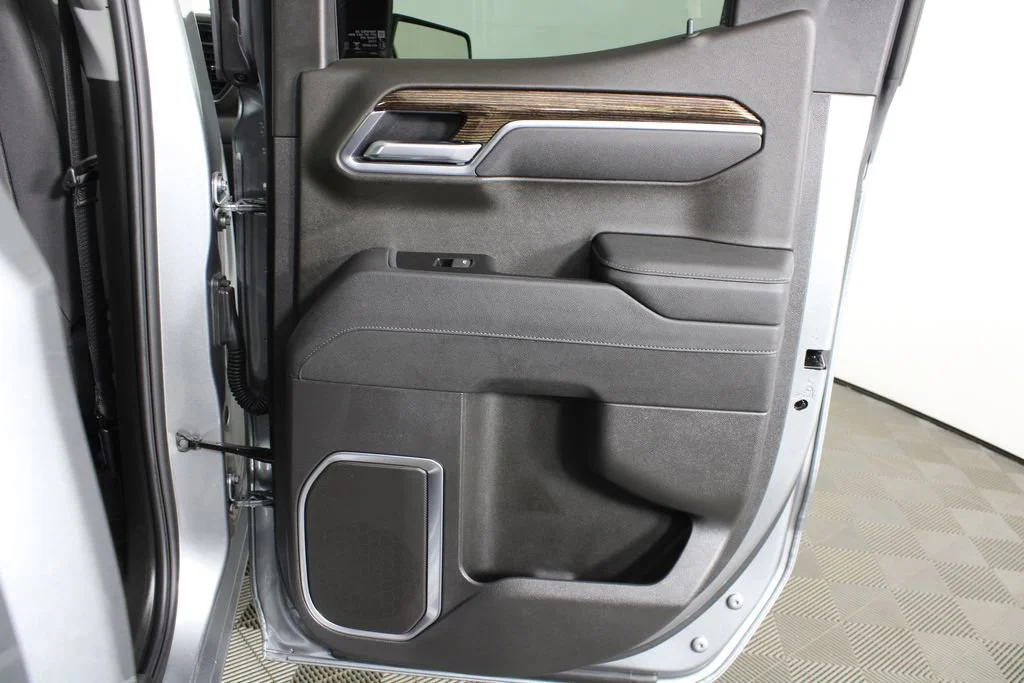 New 2026 Sterling Metallic GMC Elevation image 9
