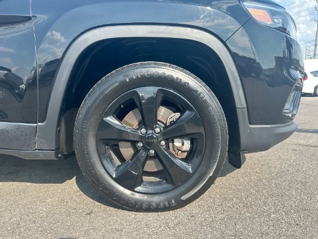 Used 2020 Black Jeep Latitude Plus image 13