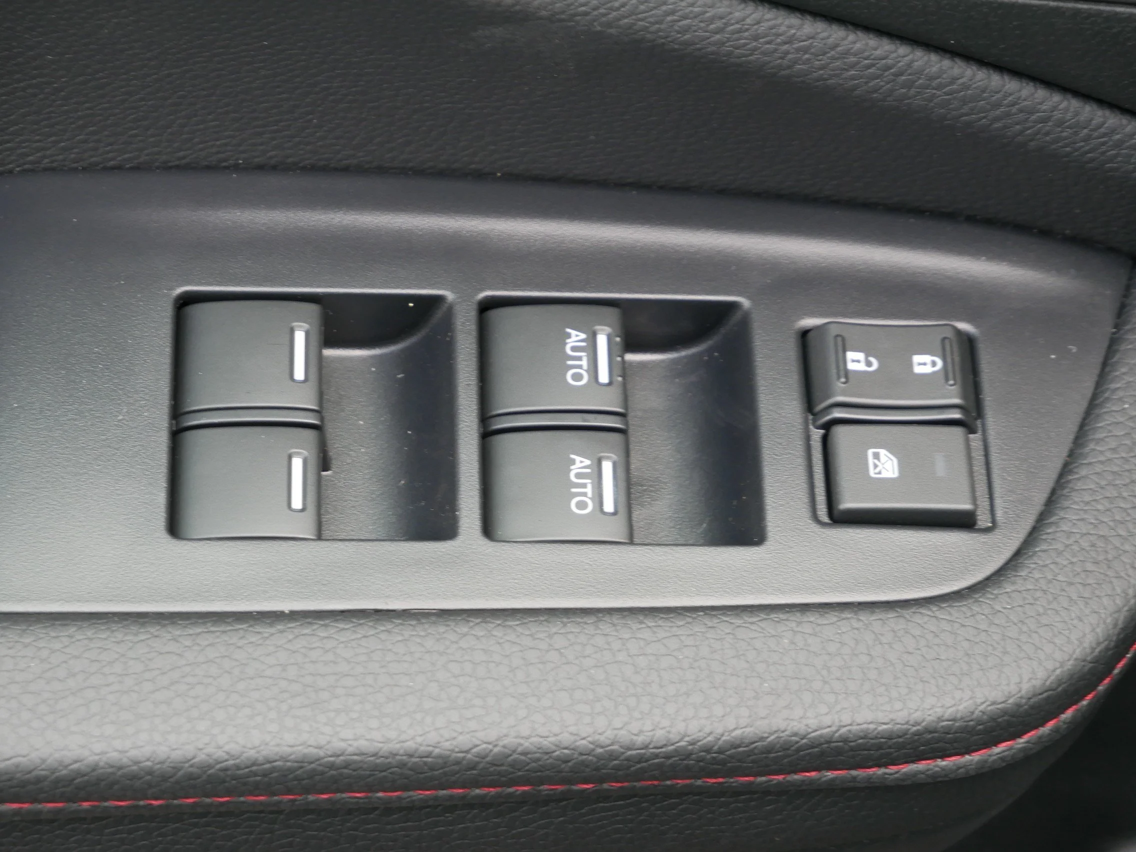 New 2026 Sonic Gray Pearl Honda Black Edition Two-Tone image 15