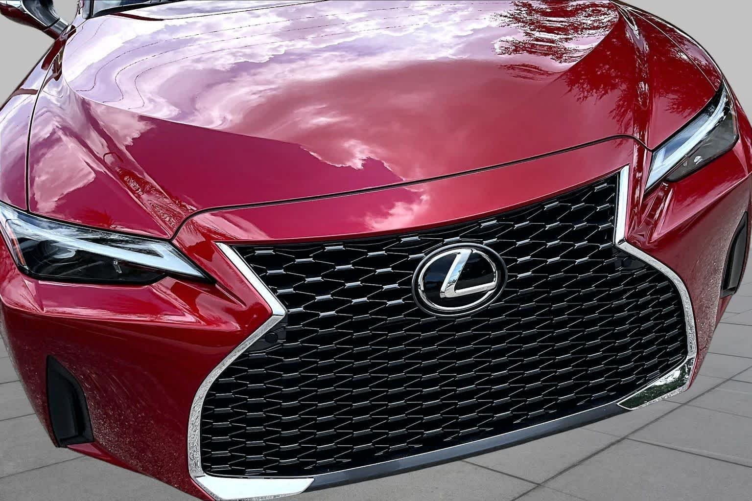 Used 2025 Matador Red Mica Lexus  image 30