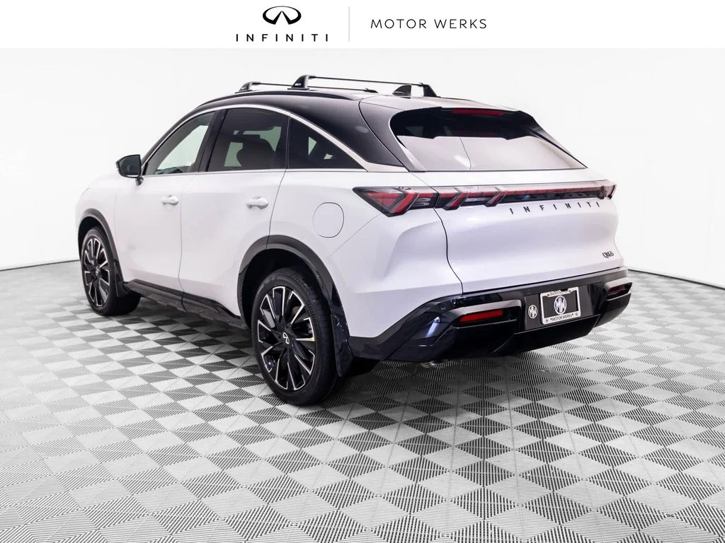 New 2027 2T RAD WHT INFINITI Autograph AWD image 3