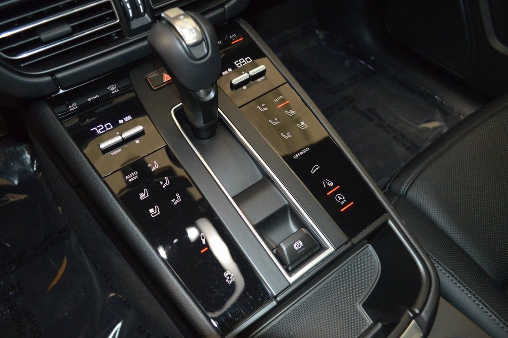 Used 2025 Silver Porsche  image 31