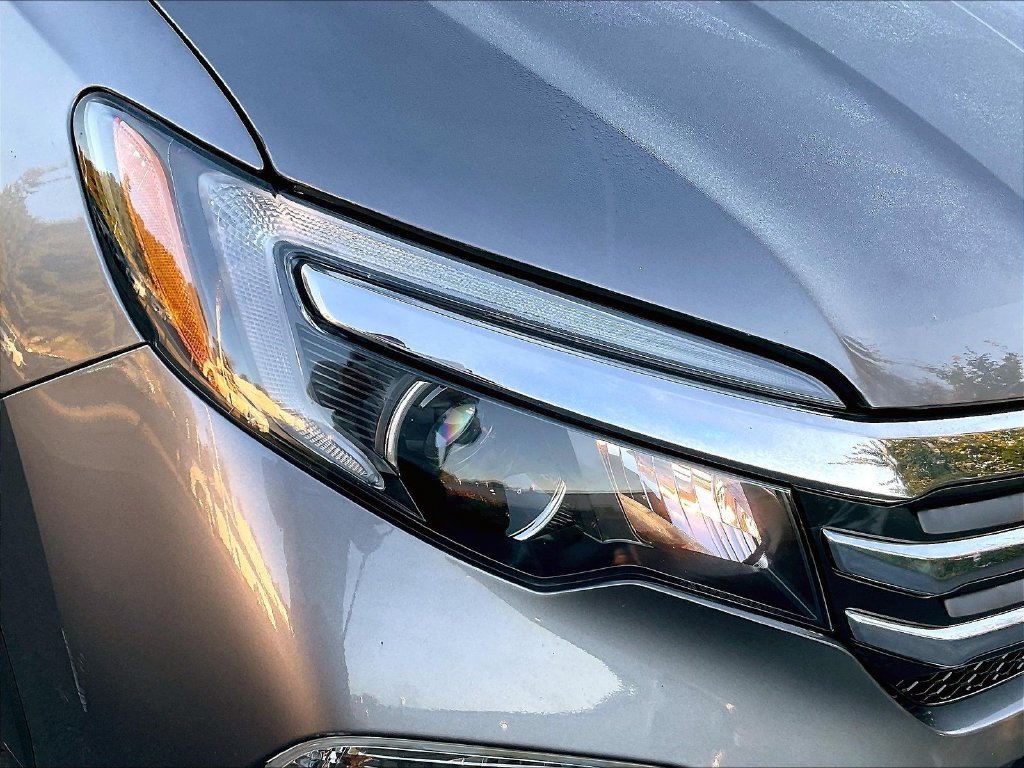 Used 2018 Gray Honda LX image 33