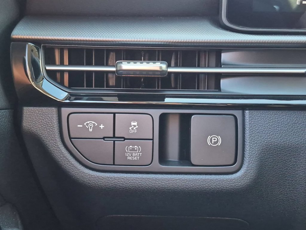 New 2027 Fusion Black Kia S image 18