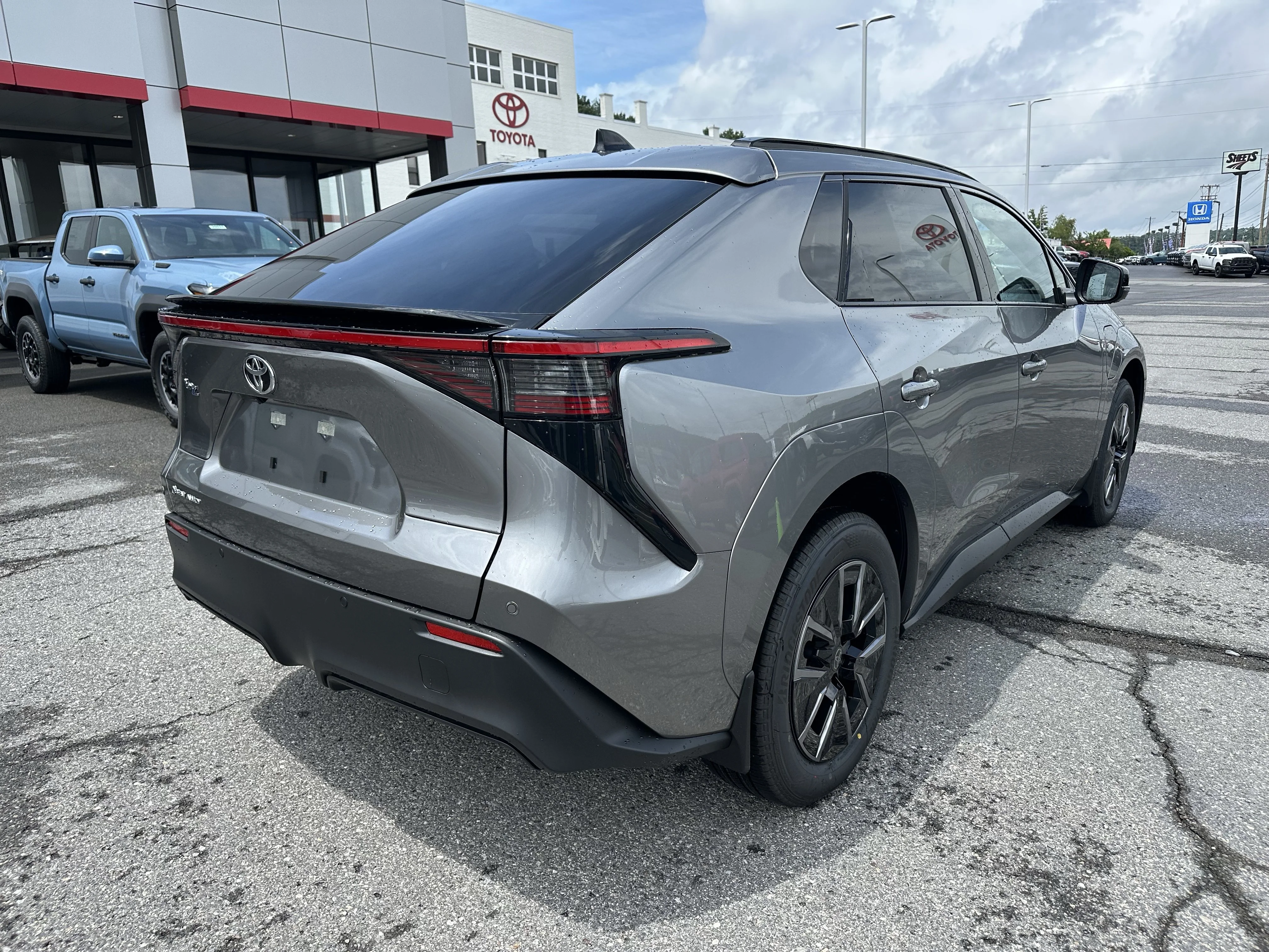 New 2026 Heavy Metal Toyota XLE image 3