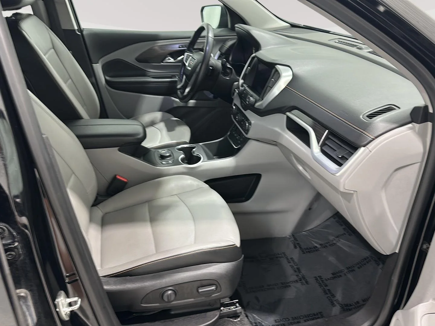 Used 2019 EBONY TWILIGHT METALLIC GMC SLT image 25