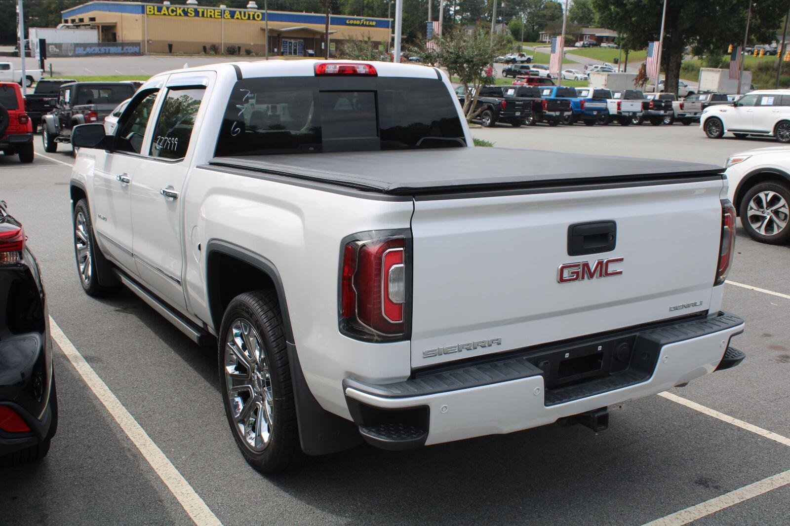 Used 2017 White Frost Tricoat GMC Denali image 8