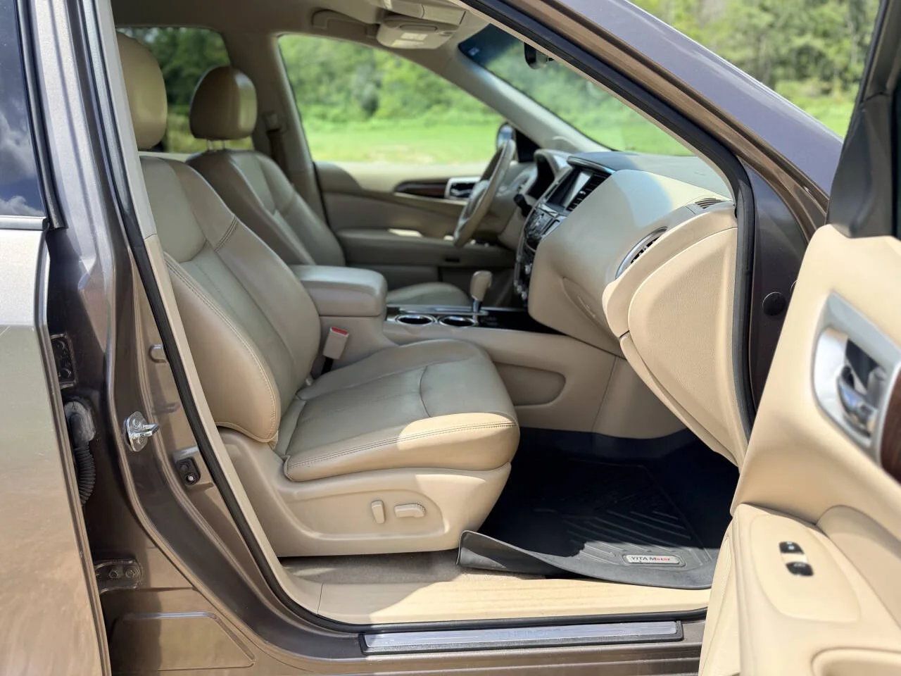 Used 2014 Tan Nissan SL 4dr SUV image 27