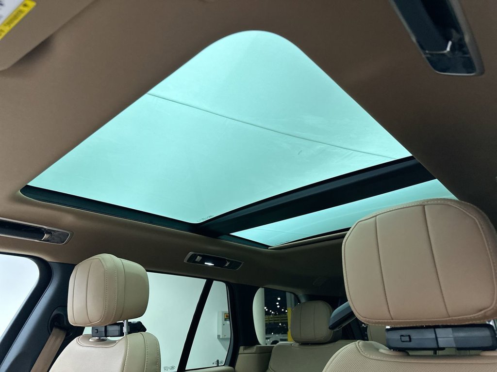 New 2027 Varesine Blue Land Rover SE image 11