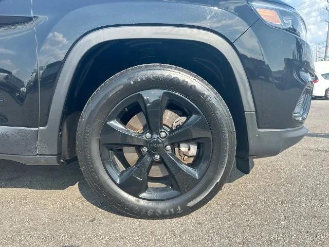 Used 2020 Black Jeep Latitude Plus image 13
