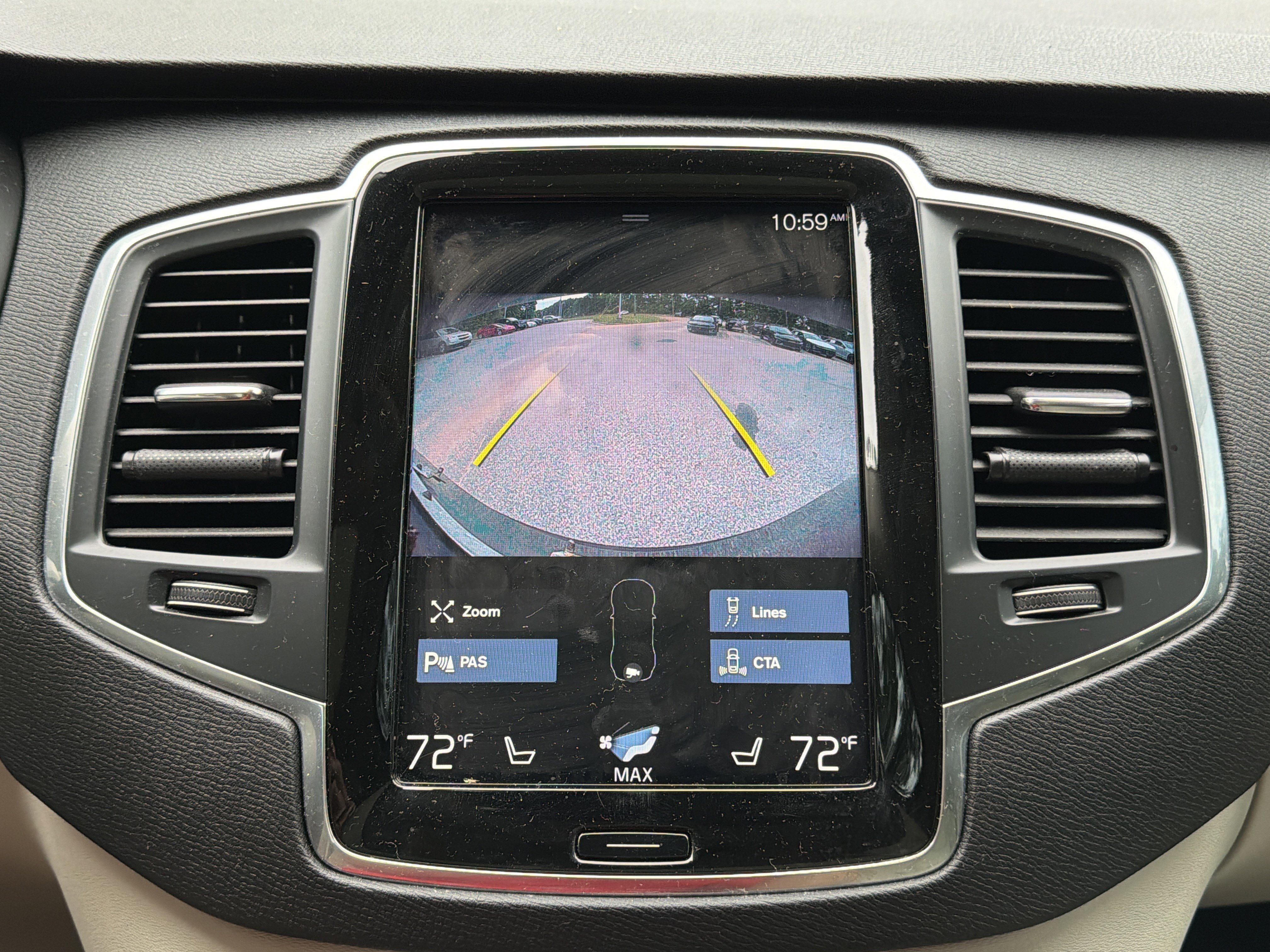 Used 2021 Onyx Black Metallic Volvo Momentum image 5