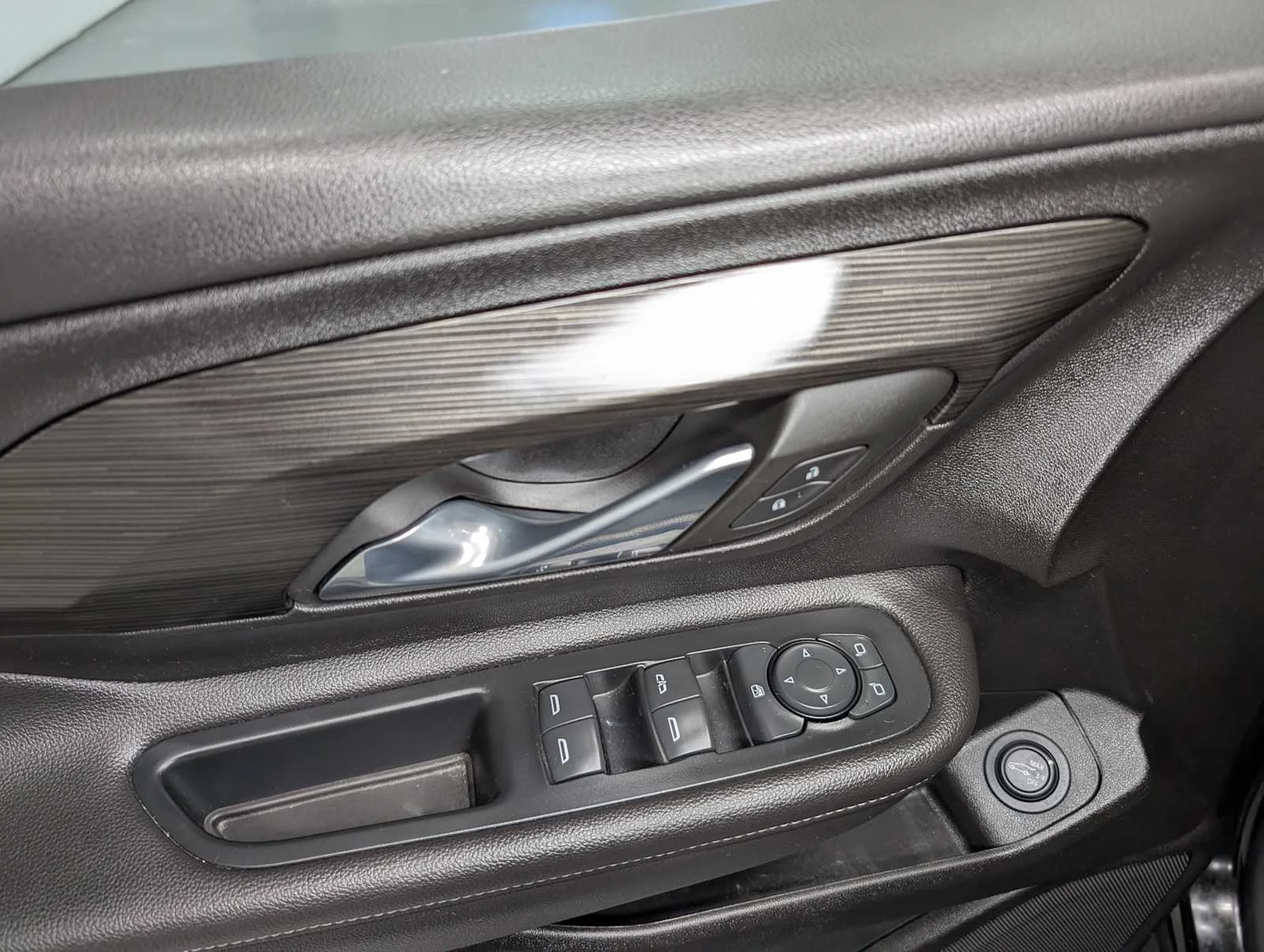 Used 2022 Ebony Twilight Metallic GMC SLE image 39