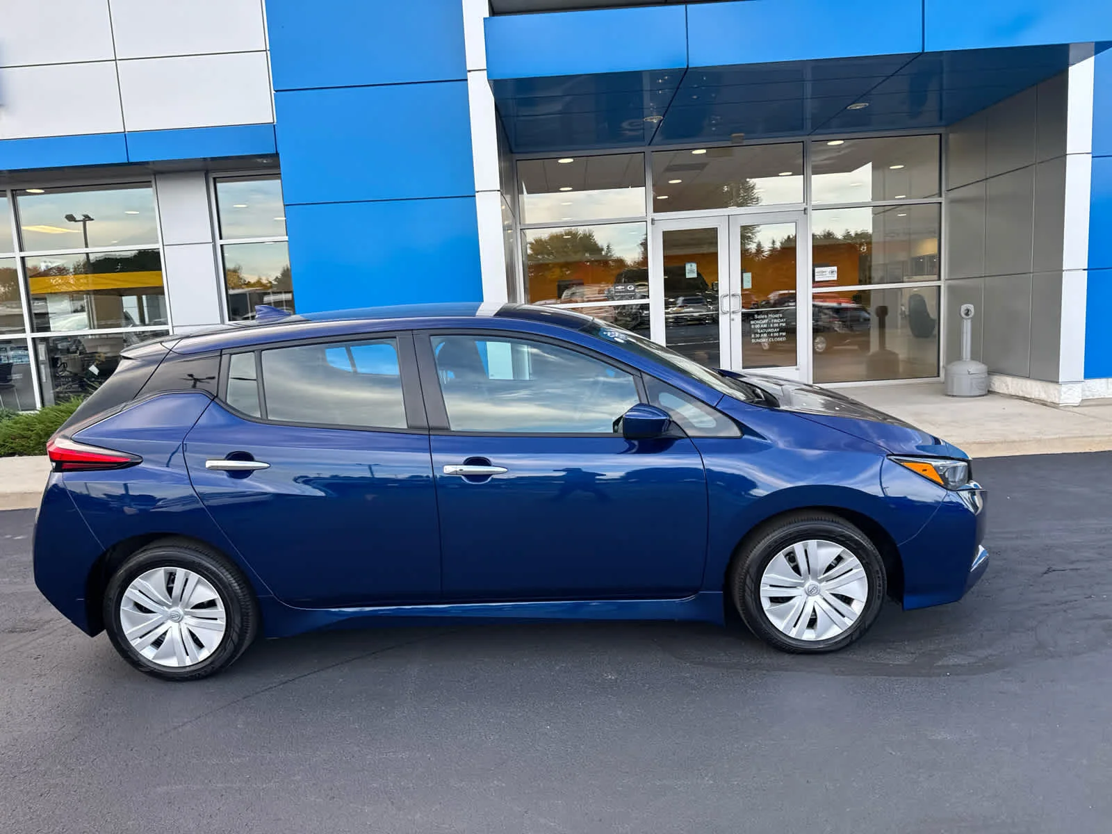 Used 2025 Nissan Leaf S with VIN 1N4AZ1BV7SC562932 for sale in Cedarburg, WI