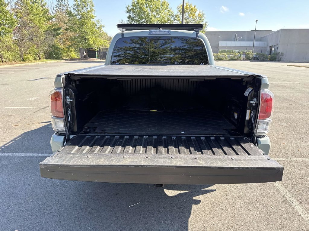 Used 2022  Toyota SR image 24
