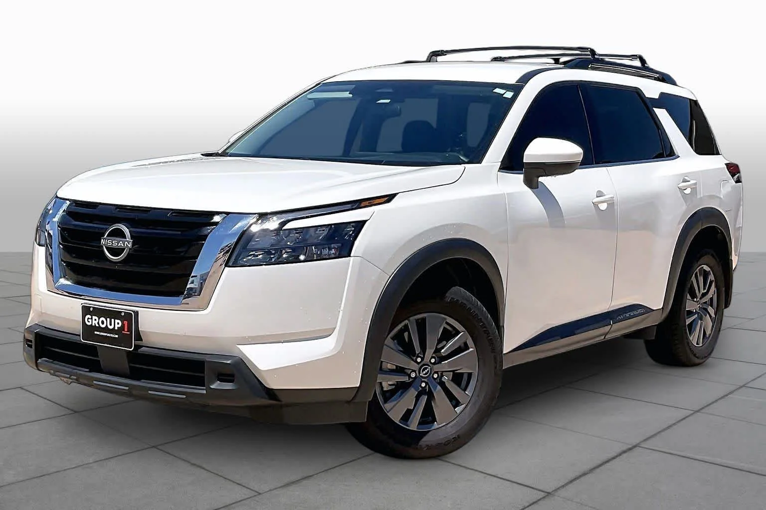 Used 2024 Pearl White Tricoat Nissan SV image 2