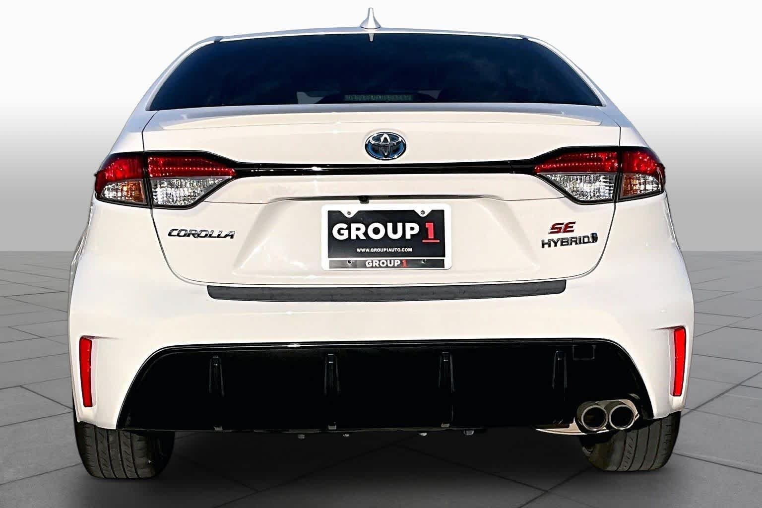 Used 2023 Ice Cap Toyota Hybrid SE image 5