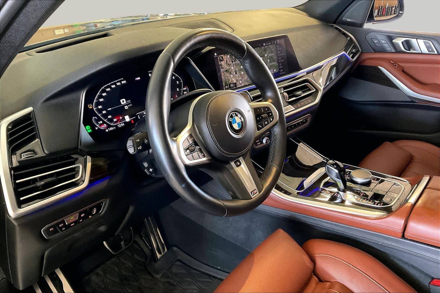 Used 2019 Phytonic Blue Metallic BMW xDrive50i image 16