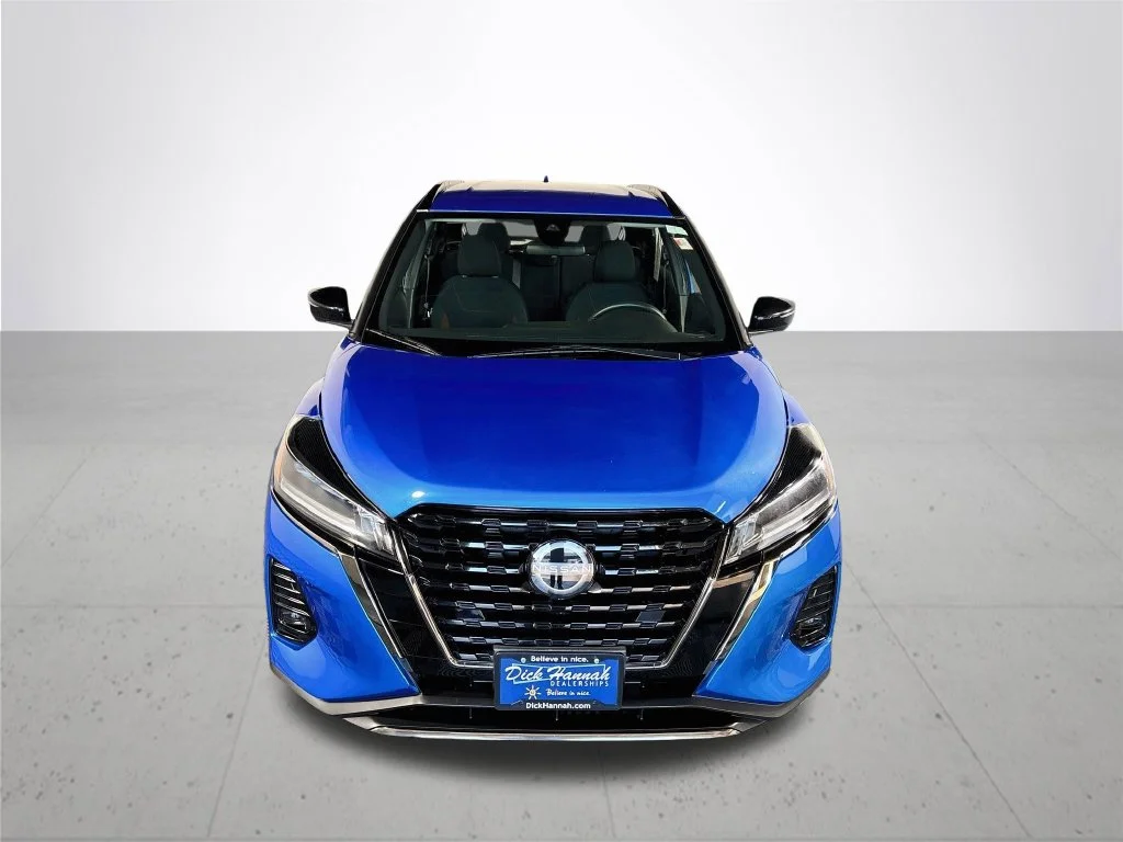 Used 2024 Blue Nissan SR image 3