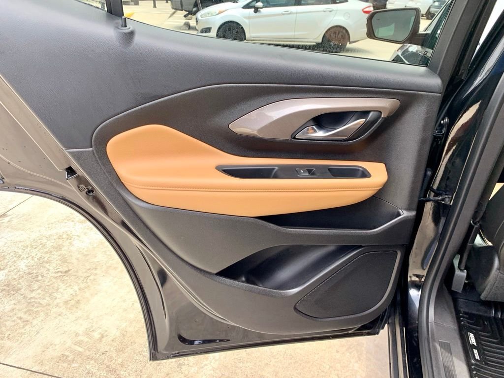 Used 2020 Black GMC SLT image 16